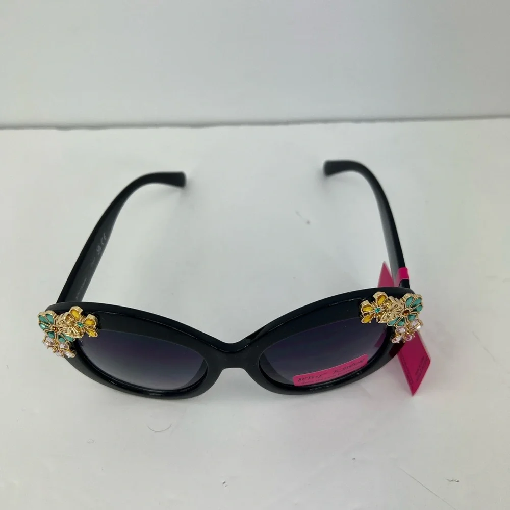 BETSEY JOHNSON FLORAL BLACK FRAME 100% UV PROTECTION WITH BLACK FRAME